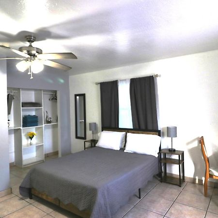 Hallandale Beach Motel With Free Parking And Full Kitchen ! No Extra Fees! Accepting Cash! Extérieur photo