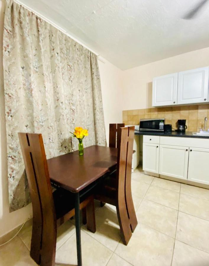 Hallandale Beach Motel With Free Parking And Full Kitchen ! No Extra Fees! Accepting Cash! Extérieur photo